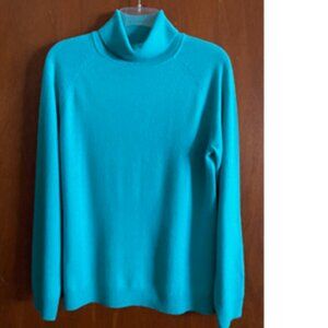 Christmas Green Cashmere Turtleneck Sweater
